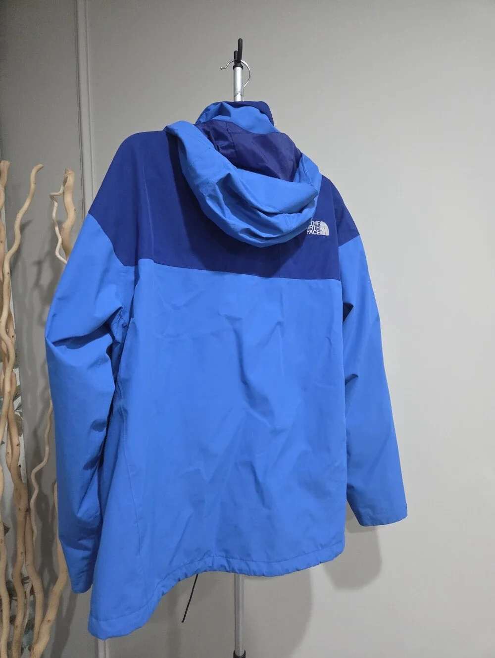 The North Face Dry Vent Men’s Two-Tone Waterproof Jacket Sz.L Without Fleece